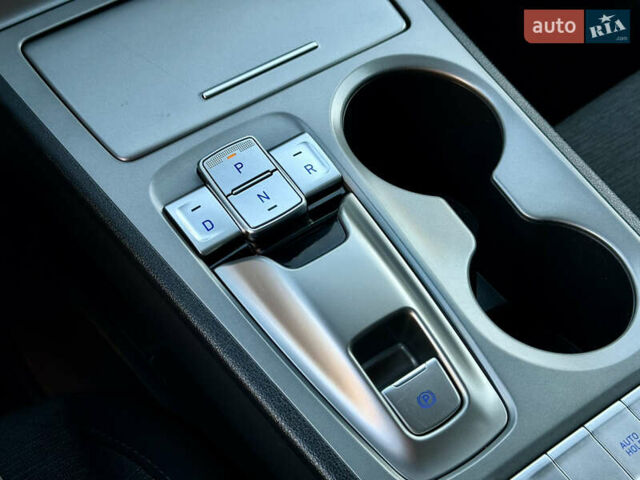 Синий Хендай Kona Electric, объемом двигателя 0 л и пробегом 89 тыс. км за 16999 $, фото 26 на Automoto.ua