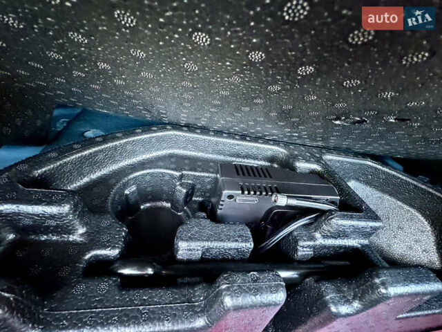 Синий Хендай Kona Electric, объемом двигателя 0 л и пробегом 89 тыс. км за 16999 $, фото 42 на Automoto.ua