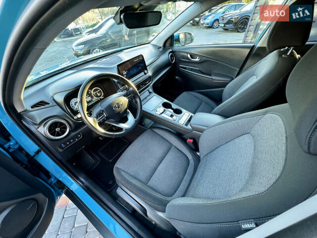 Синий Хендай Kona Electric, объемом двигателя 0 л и пробегом 89 тыс. км за 16999 $, фото 21 на Automoto.ua