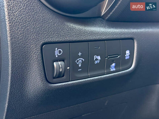 Синий Хендай Kona Electric, объемом двигателя 0 л и пробегом 89 тыс. км за 16999 $, фото 23 на Automoto.ua