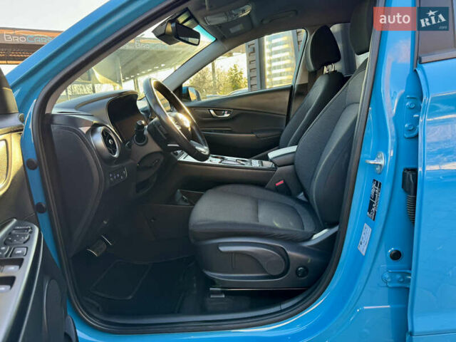 Синий Хендай Kona Electric, объемом двигателя 0 л и пробегом 89 тыс. км за 16999 $, фото 22 на Automoto.ua