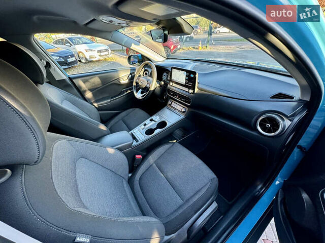 Синий Хендай Kona Electric, объемом двигателя 0 л и пробегом 89 тыс. км за 16999 $, фото 37 на Automoto.ua
