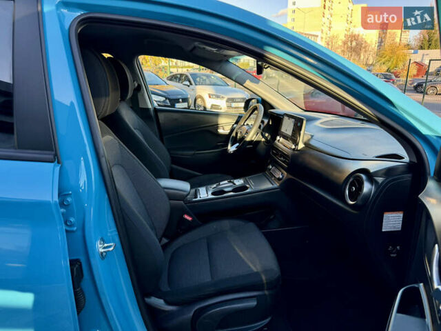 Синий Хендай Kona Electric, объемом двигателя 0 л и пробегом 89 тыс. км за 16999 $, фото 38 на Automoto.ua