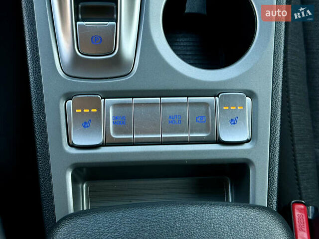 Синий Хендай Kona Electric, объемом двигателя 0 л и пробегом 89 тыс. км за 16999 $, фото 27 на Automoto.ua