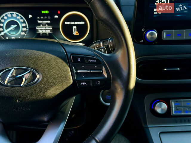 Синий Хендай Kona Electric, объемом двигателя 0 л и пробегом 89 тыс. км за 16999 $, фото 24 на Automoto.ua