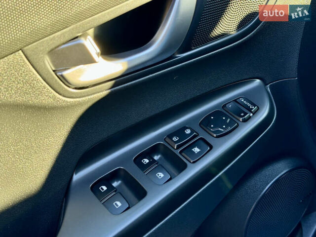 Синий Хендай Kona Electric, объемом двигателя 0 л и пробегом 89 тыс. км за 16999 $, фото 19 на Automoto.ua