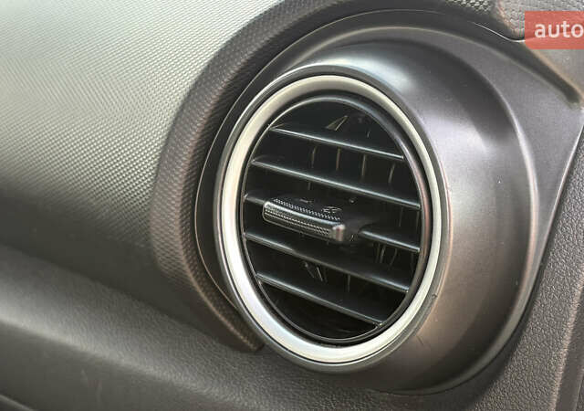 Зеленый Хендай Kona Electric, объемом двигателя 0 л и пробегом 154 тыс. км за 16500 $, фото 28 на Automoto.ua