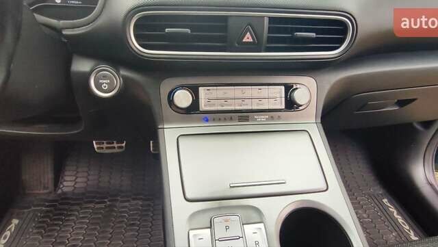 Зеленый Хендай Kona Electric, объемом двигателя 0 л и пробегом 120 тыс. км за 17800 $, фото 12 на Automoto.ua