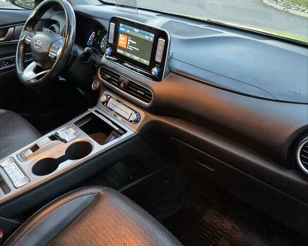 Зелений Хендай Kona Electric, об'ємом двигуна 0 л та пробігом 118 тис. км за 17900 $, фото 7 на Automoto.ua