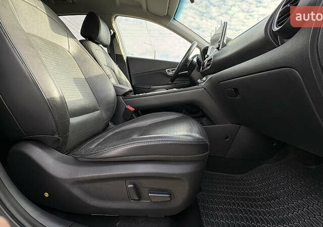 Зеленый Хендай Kona Electric, объемом двигателя 0 л и пробегом 154 тыс. км за 16500 $, фото 24 на Automoto.ua