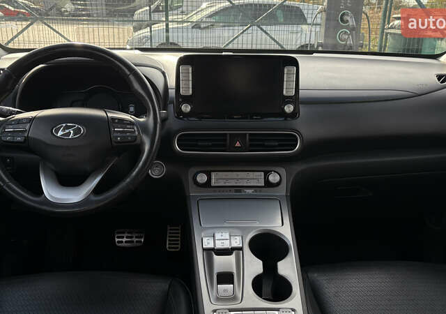 Зеленый Хендай Kona Electric, объемом двигателя 0 л и пробегом 154 тыс. км за 16500 $, фото 19 на Automoto.ua