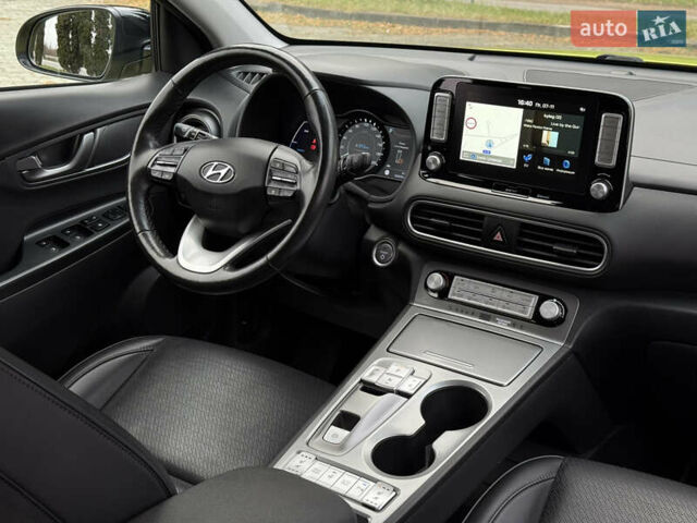 Зеленый Хендай Kona Electric, объемом двигателя 0 л и пробегом 103 тыс. км за 17300 $, фото 50 на Automoto.ua