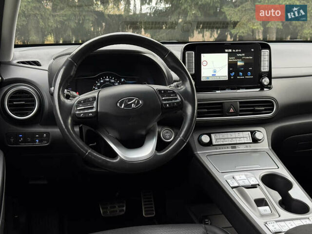 Зеленый Хендай Kona Electric, объемом двигателя 0 л и пробегом 103 тыс. км за 17300 $, фото 30 на Automoto.ua