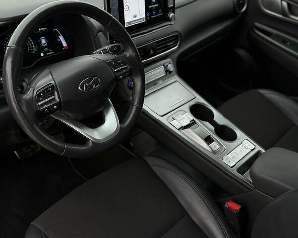 Зеленый Хендай Kona Electric, объемом двигателя 0 л и пробегом 107 тыс. км за 16600 $, фото 31 на Automoto.ua