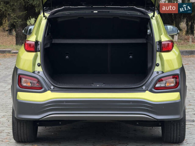 Зеленый Хендай Kona Electric, объемом двигателя 0 л и пробегом 103 тыс. км за 17300 $, фото 51 на Automoto.ua