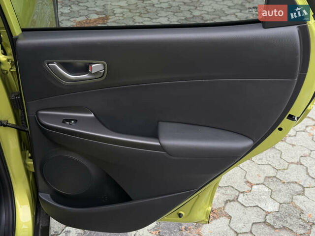 Зеленый Хендай Kona Electric, объемом двигателя 0 л и пробегом 103 тыс. км за 17300 $, фото 43 на Automoto.ua