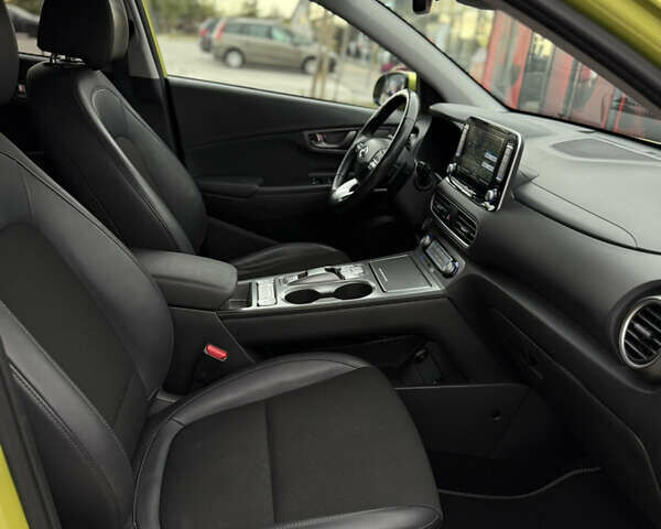 Зеленый Хендай Kona Electric, объемом двигателя 0 л и пробегом 107 тыс. км за 16600 $, фото 51 на Automoto.ua