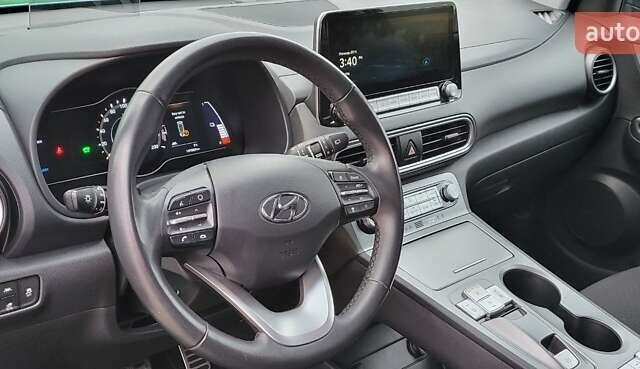 Зеленый Хендай Kona Electric, объемом двигателя 0 л и пробегом 150 тыс. км за 18500 $, фото 22 на Automoto.ua