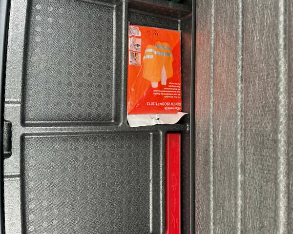 Зеленый Хендай Kona Electric, объемом двигателя 0 л и пробегом 94 тыс. км за 17700 $, фото 25 на Automoto.ua