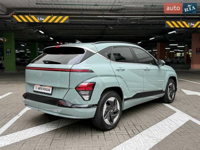 Зеленый Хендай Kona Electric, объемом двигателя 0 л и пробегом 10 тыс. км за 27990 $, фото 6 на Automoto.ua