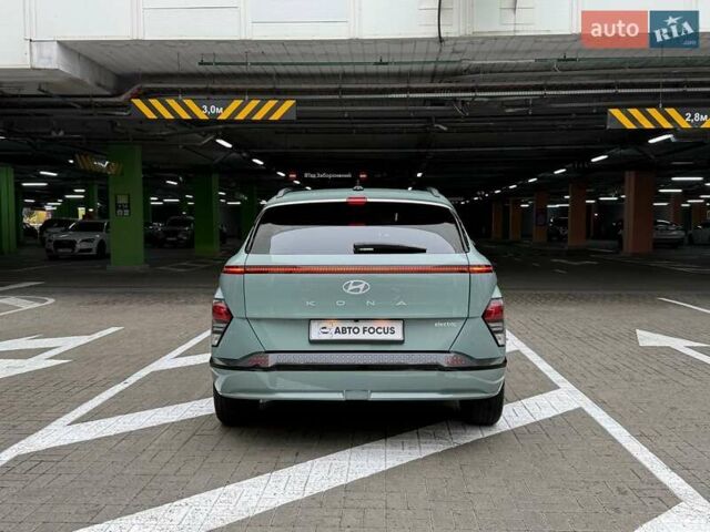 Зеленый Хендай Kona Electric, объемом двигателя 0 л и пробегом 10 тыс. км за 27990 $, фото 5 на Automoto.ua