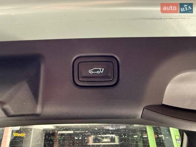 Зеленый Хендай Kona Electric, объемом двигателя 0 л и пробегом 10 тыс. км за 27990 $, фото 10 на Automoto.ua