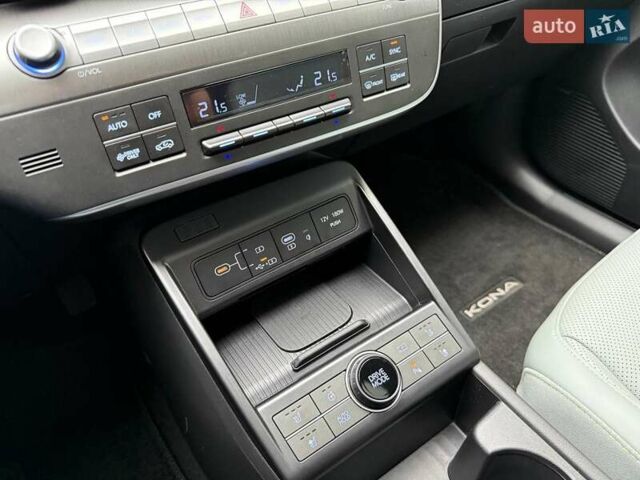 Зеленый Хендай Kona Electric, объемом двигателя 0 л и пробегом 10 тыс. км за 27990 $, фото 28 на Automoto.ua