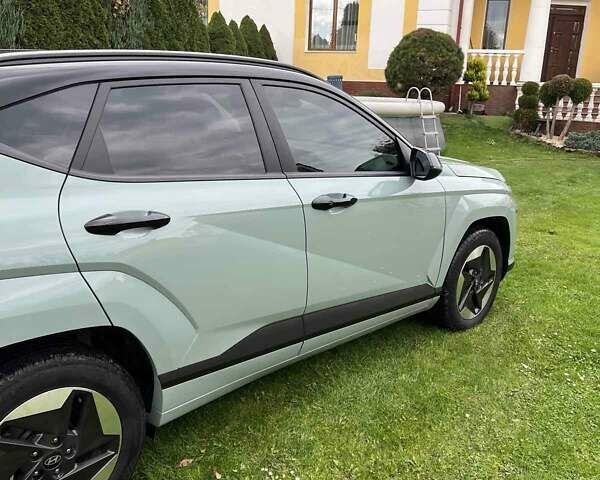 Зелений Хендай Kona Electric, об'ємом двигуна 0 л та пробігом 8 тис. км за 23899 $, фото 28 на Automoto.ua