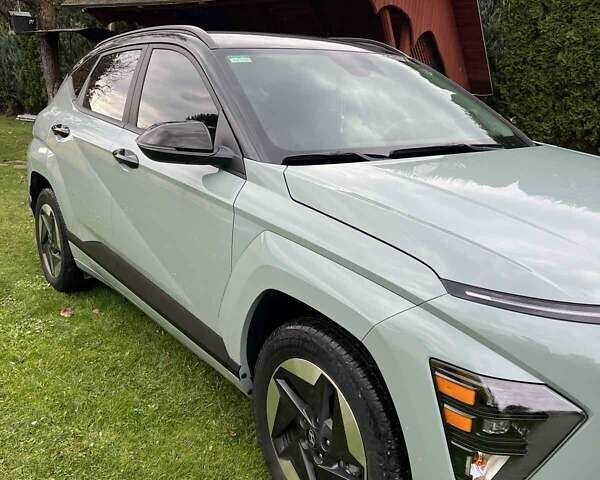 Зелений Хендай Kona Electric, об'ємом двигуна 0 л та пробігом 8 тис. км за 23899 $, фото 2 на Automoto.ua