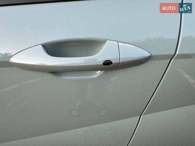 Зеленый Хендай Kona Electric, объемом двигателя 0 л и пробегом 19 тыс. км за 23700 $, фото 12 на Automoto.ua