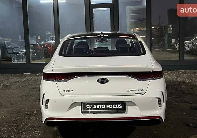 Белый Хендай Lafesta, объемом двигателя 0 л и пробегом 22 тыс. км за 23990 $, фото 4 на Automoto.ua