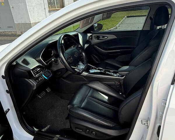 Белый Хендай Lafesta, объемом двигателя 0 л и пробегом 67 тыс. км за 19500 $, фото 7 на Automoto.ua