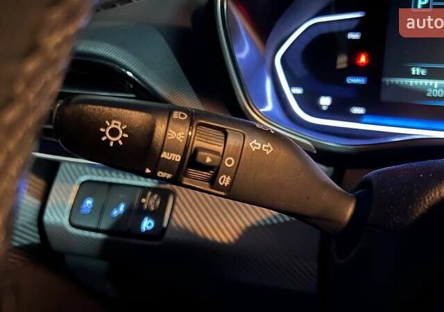 Белый Хендай Lafesta, объемом двигателя 0 л и пробегом 22 тыс. км за 23990 $, фото 15 на Automoto.ua