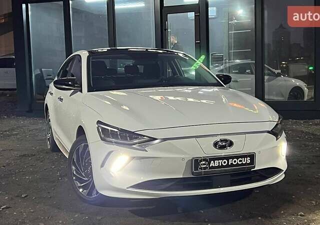 Белый Хендай Lafesta, объемом двигателя 0 л и пробегом 22 тыс. км за 23990 $, фото 6 на Automoto.ua