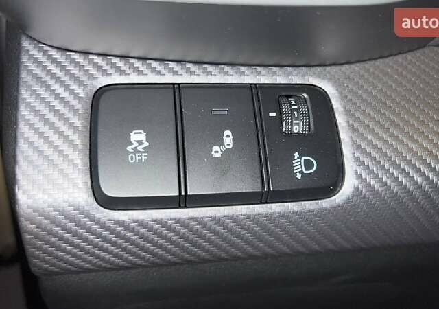 Белый Хендай Lafesta, объемом двигателя 0 л и пробегом 22 тыс. км за 23990 $, фото 13 на Automoto.ua