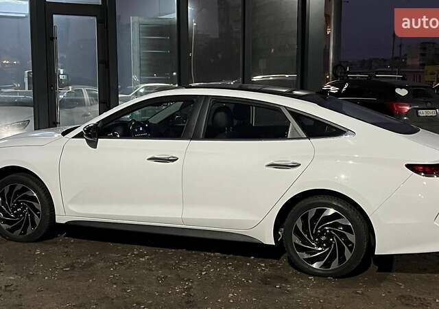 Белый Хендай Lafesta, объемом двигателя 0 л и пробегом 22 тыс. км за 23990 $, фото 3 на Automoto.ua