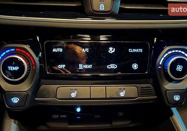 Белый Хендай Lafesta, объемом двигателя 0 л и пробегом 22 тыс. км за 23990 $, фото 18 на Automoto.ua