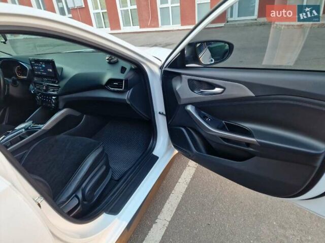 Белый Хендай Lafesta, объемом двигателя 0 л и пробегом 82 тыс. км за 19300 $, фото 32 на Automoto.ua