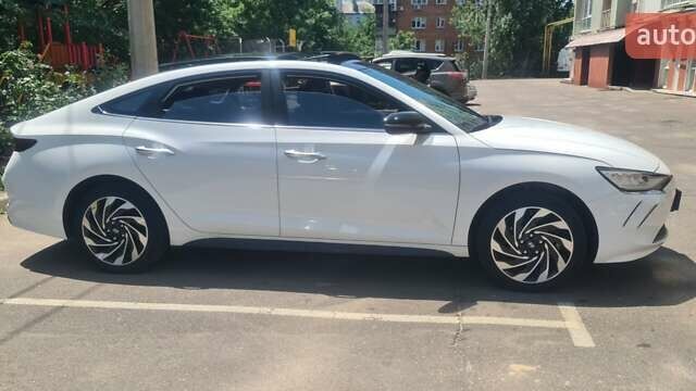 Белый Хендай Lafesta, объемом двигателя 0 л и пробегом 82 тыс. км за 19300 $, фото 6 на Automoto.ua