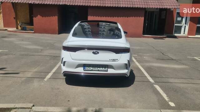 Белый Хендай Lafesta, объемом двигателя 0 л и пробегом 82 тыс. км за 19300 $, фото 9 на Automoto.ua