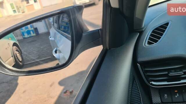 Белый Хендай Lafesta, объемом двигателя 0 л и пробегом 82 тыс. км за 19300 $, фото 19 на Automoto.ua