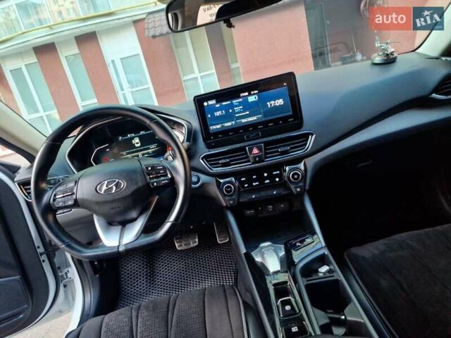 Белый Хендай Lafesta, объемом двигателя 0 л и пробегом 82 тыс. км за 19300 $, фото 25 на Automoto.ua