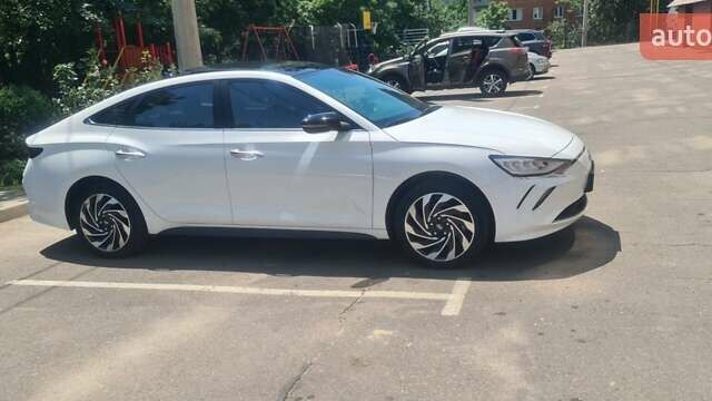 Белый Хендай Lafesta, объемом двигателя 0 л и пробегом 82 тыс. км за 19300 $, фото 13 на Automoto.ua