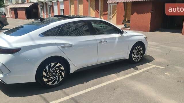 Белый Хендай Lafesta, объемом двигателя 0 л и пробегом 82 тыс. км за 19300 $, фото 12 на Automoto.ua