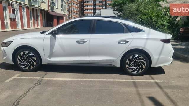 Белый Хендай Lafesta, объемом двигателя 0 л и пробегом 82 тыс. км за 19300 $, фото 16 на Automoto.ua