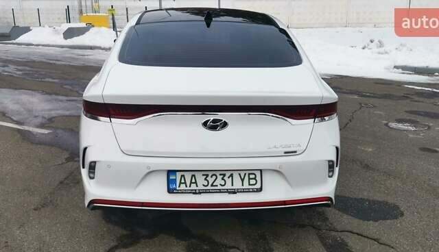 Белый Хендай Lafesta EV, объемом двигателя 0 л и пробегом 40 тыс. км за 21500 $, фото 43 на Automoto.ua
