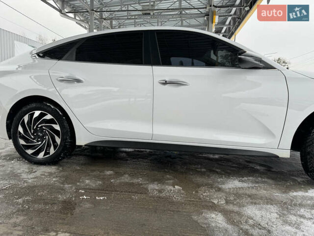 Белый Хендай Lafesta EV, объемом двигателя 0 л и пробегом 40 тыс. км за 21500 $, фото 5 на Automoto.ua