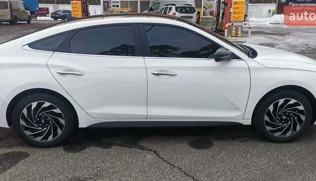 Белый Хендай Lafesta EV, объемом двигателя 0 л и пробегом 40 тыс. км за 21500 $, фото 42 на Automoto.ua