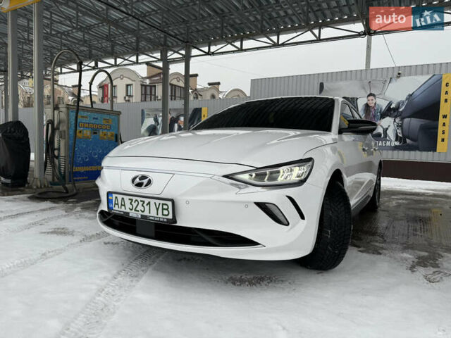 Белый Хендай Lafesta EV, объемом двигателя 0 л и пробегом 40 тыс. км за 21500 $, фото 2 на Automoto.ua