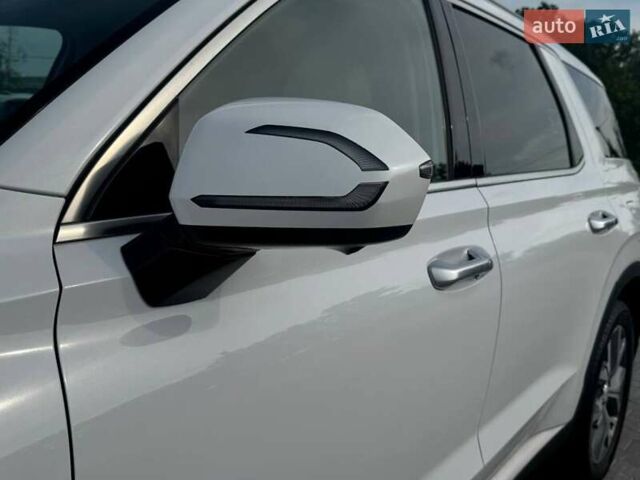 Белый Хендай Palisade, объемом двигателя 2.2 л и пробегом 56 тыс. км за 38900 $, фото 7 на Automoto.ua